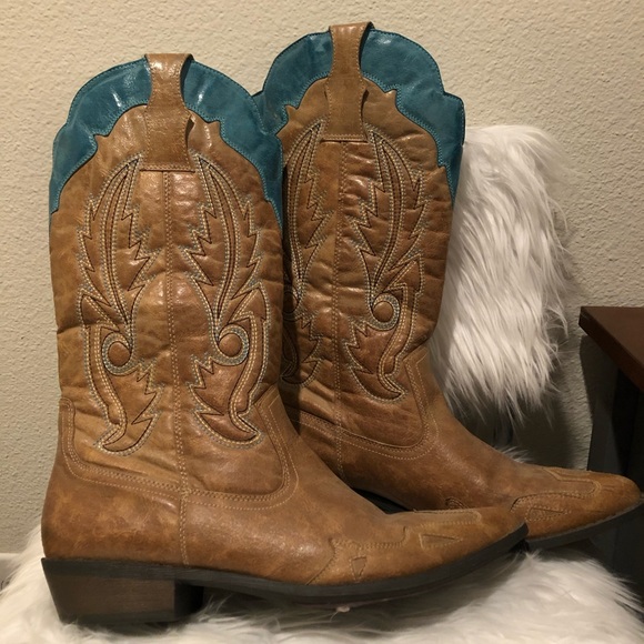 Coconuts by Matisse Shoes Cowboy Boots Poshmark